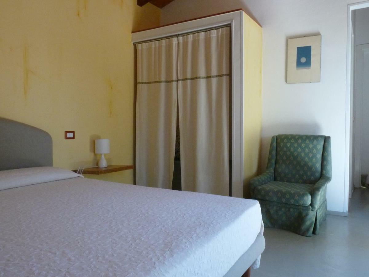 La Scala Guesthouse Berchiddeddu Ruang foto